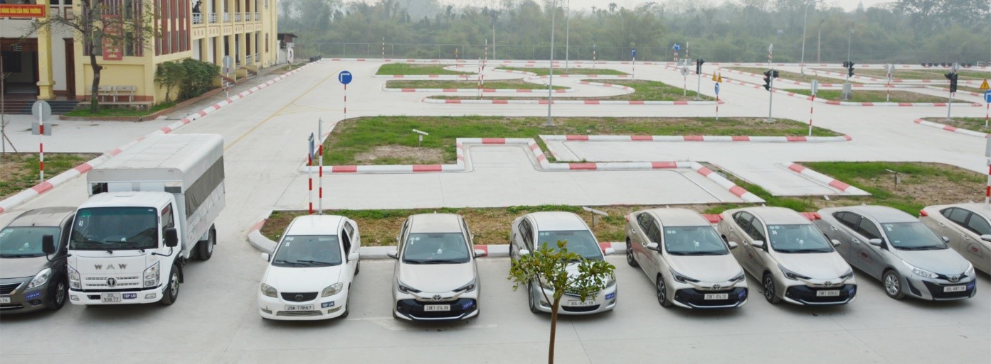 Ảnh sân tập lái của Trung tâm