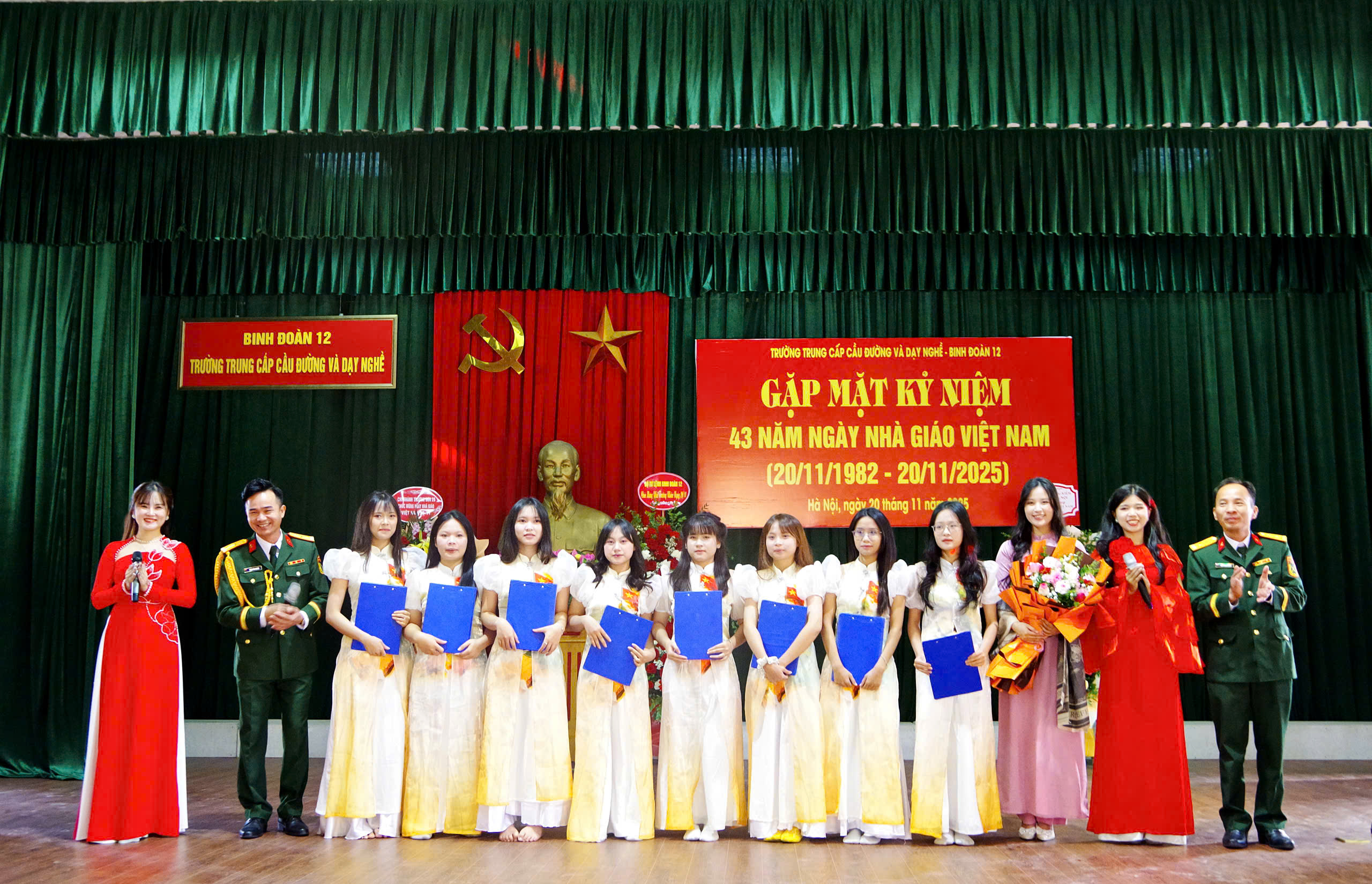 [Video]Trường trung cấp cầu đường và dạy nghề kỷ niệm 43 năm ngày nhà giáo Việt Nam