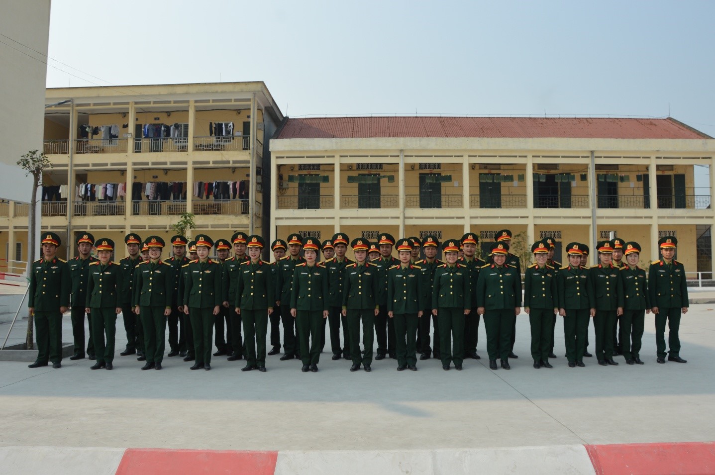 Ảnh học viên khóa 1 lớp bồi dưỡng Quân sự, chính trị năm 2025